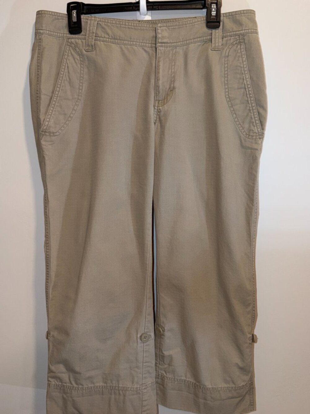 The North Face Pants Women’s Size 12 22' inseam Khaki Tan Cropped Outdoor Hiking